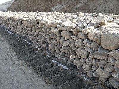 镀锌石笼网将用于公庄河的护岸治理工程中